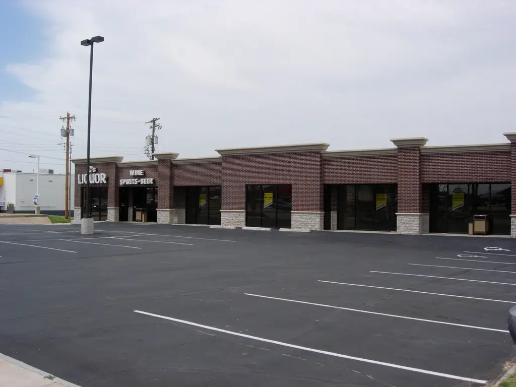 Cates Retail strip center in Del City, Oklahoma, brick with storefront signage